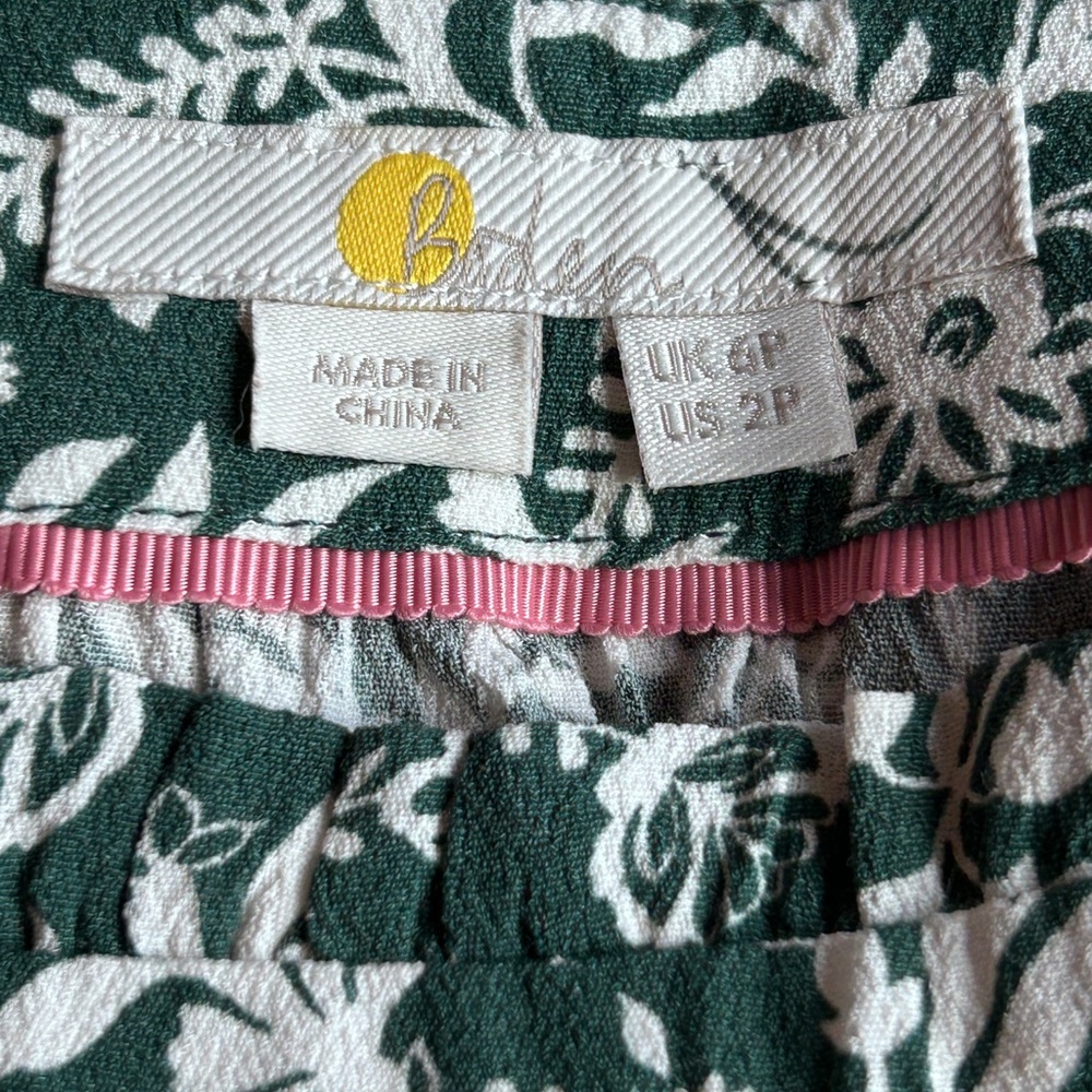 Boden Multi Tiered Crepe Skirt Green Floral Pattern Women’s Size 2P - Picture 10 of 11